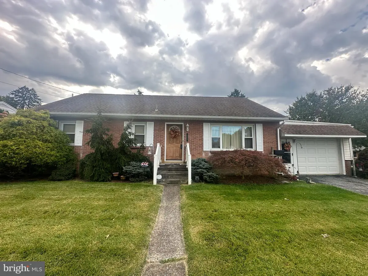 508 E Hummelstown St, Elizabethtown, PA 17022 - #1