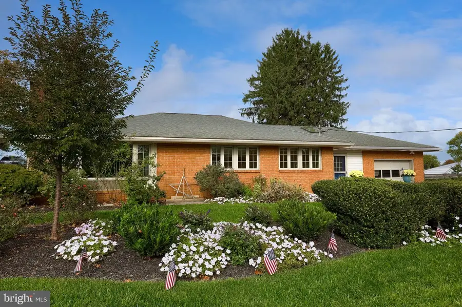 117 Locust Ln, Willow Street, PA 17584 - #2