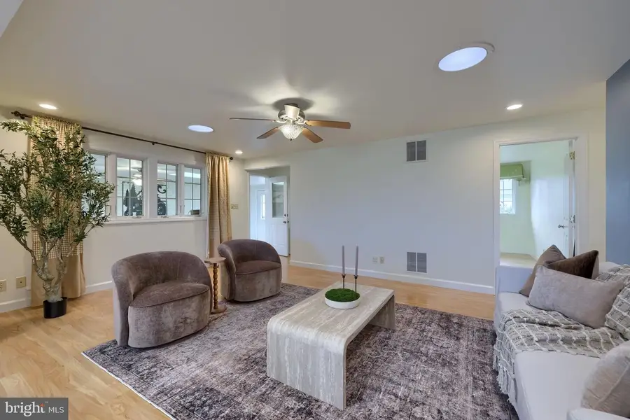 117 Locust Ln, Willow Street, PA 17584 - #3