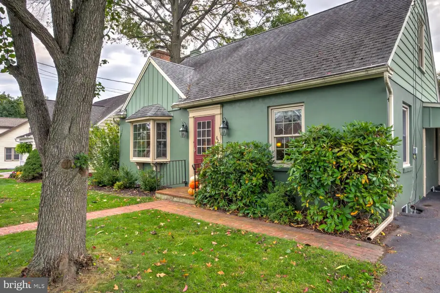 627 W High St, Manheim, PA 17545 - #3