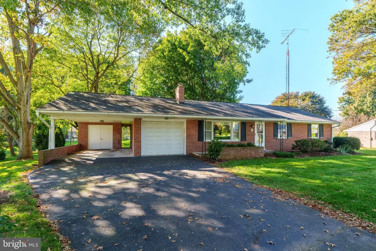 10 Pfautz Ave, Lititz, PA 17543 - #1