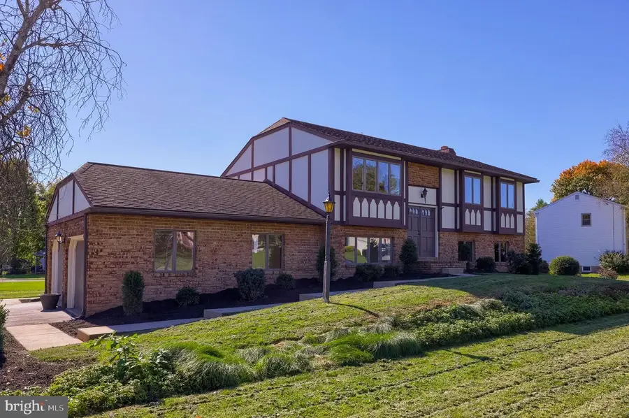 1525 Edinborough Cir, Landisville, PA 17538 - #2