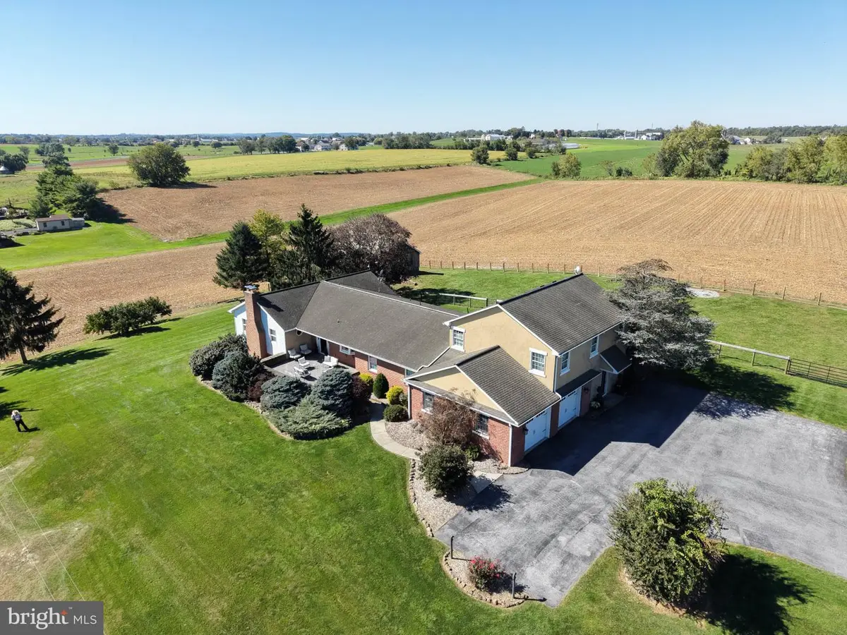 2645 Stumptown Rd, Bird In Hand, PA 17505 - #1
