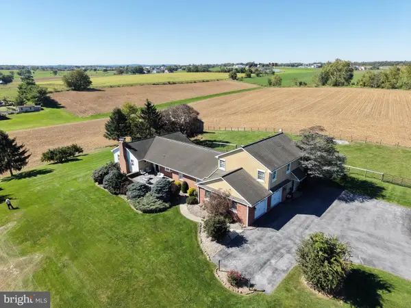 2645 Stumptown Rd, BIRD IN HAND, PA 17505