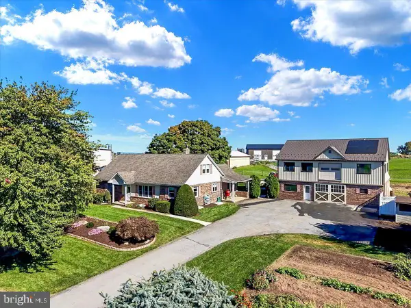 2939 Harvest Dr, RONKS, PA 17572