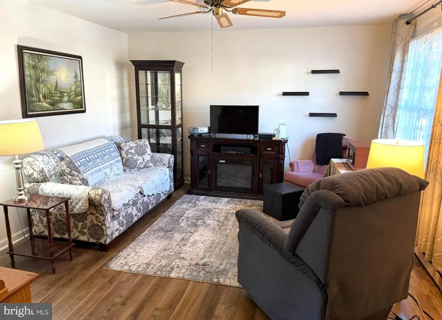 235 Greenland Dr, Lancaster, PA 17602 - #2