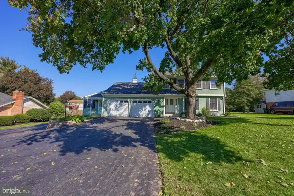 55 W Ridge Dr, LEOLA, PA 17540