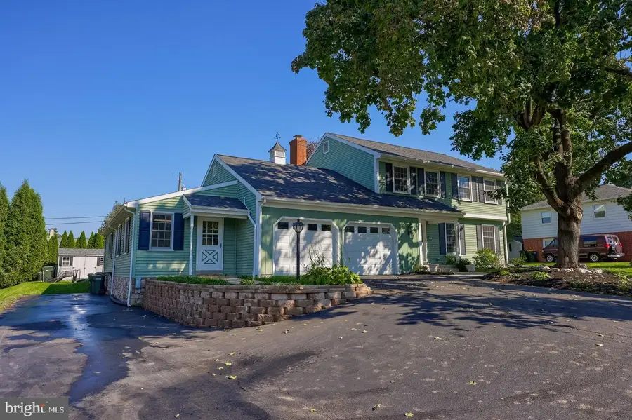 55 W Ridge Dr, Leola, PA 17540 - #3