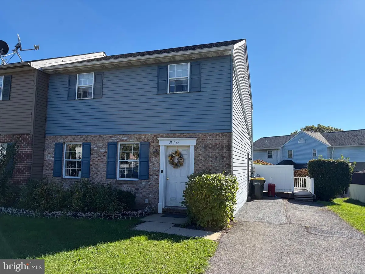 310 Greenland Dr, Lancaster, PA 17602 - #1