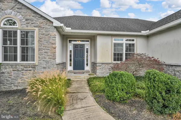 76 Farmington Ln, ELIZABETHTOWN, PA 17022