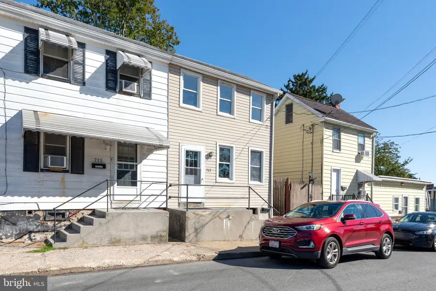 717 Florence St, Columbia, PA 17512 - #2
