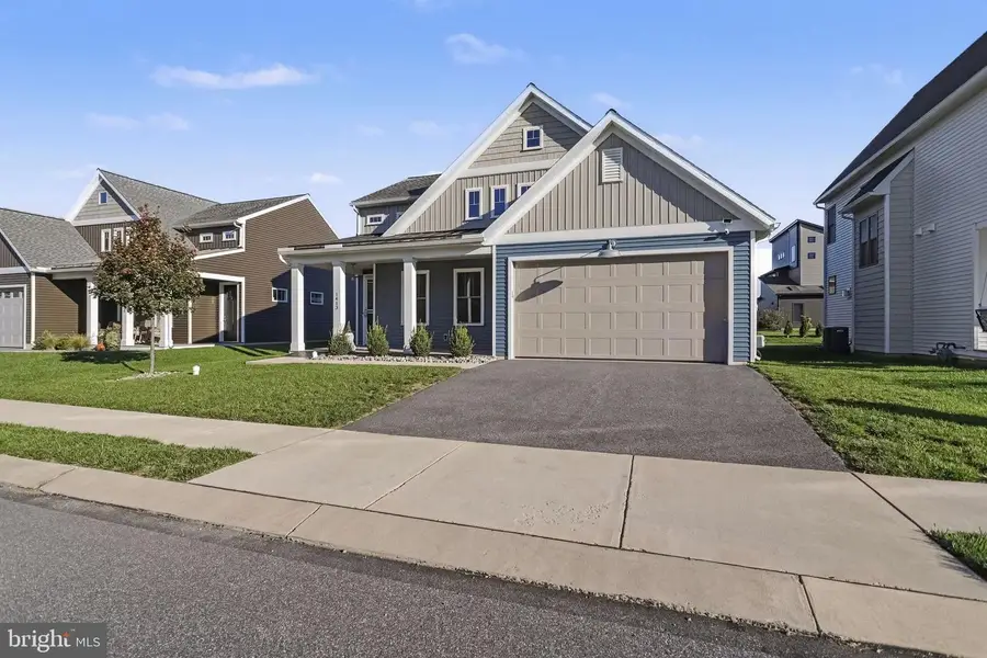 1413 Barrington Dr, Mount Joy, PA 17552 - #2