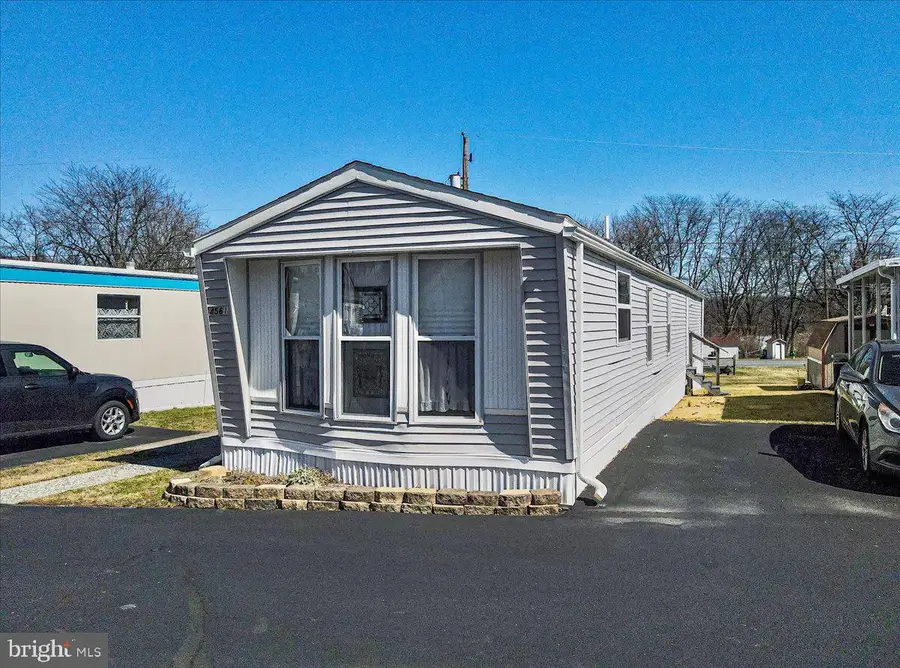 4561 Homestead Dr, Coplay, PA 18037 - Image #3