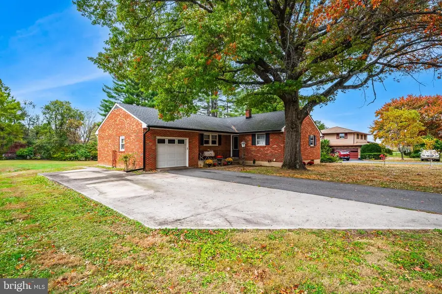 3779 Preston Ln, Center Valley, PA 18034 - Image #2