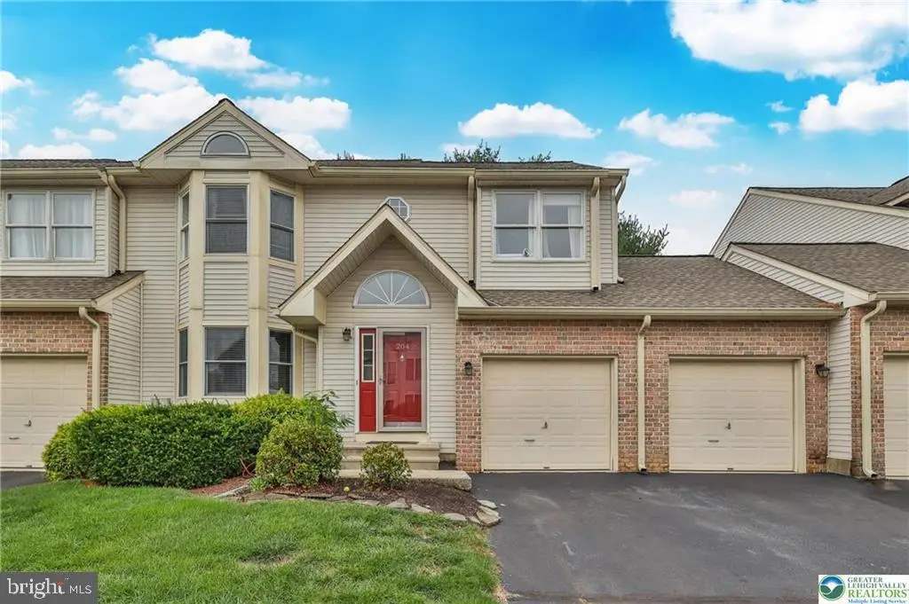 204 Ridings Cir, Macungie, PA 18062 - Image #1