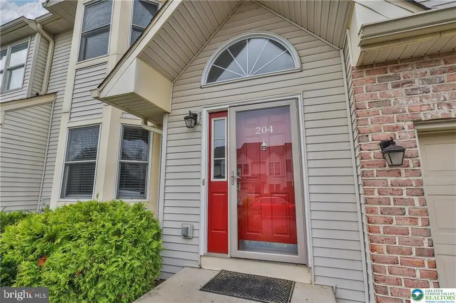 204 Ridings Cir, Macungie, PA 18062 - Image #2