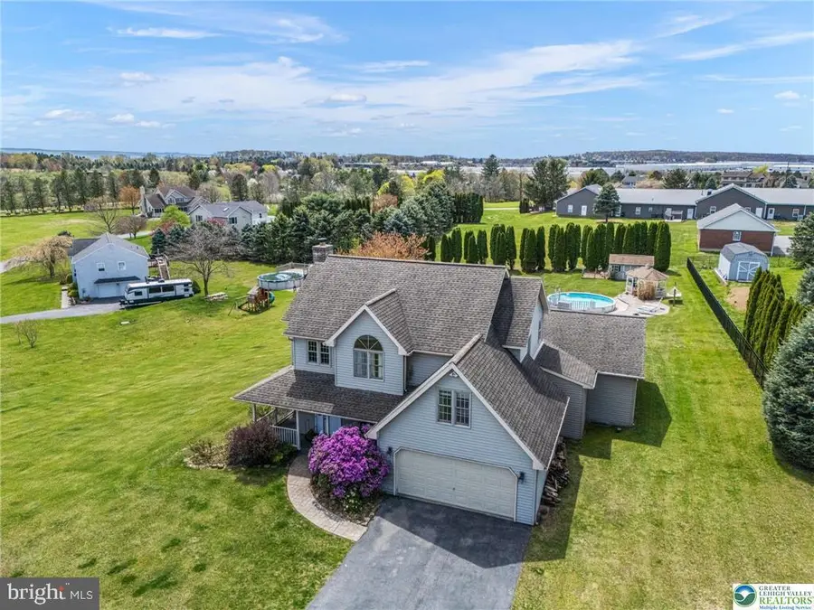 9309 Buckhorn Rd, Fogelsville, PA 18051 - Image #2