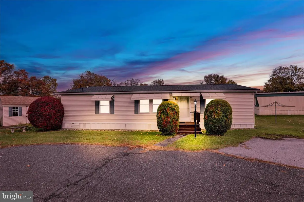 8758 Turkey Ridge Rd, Breinigsville, PA 18031 - Image #1