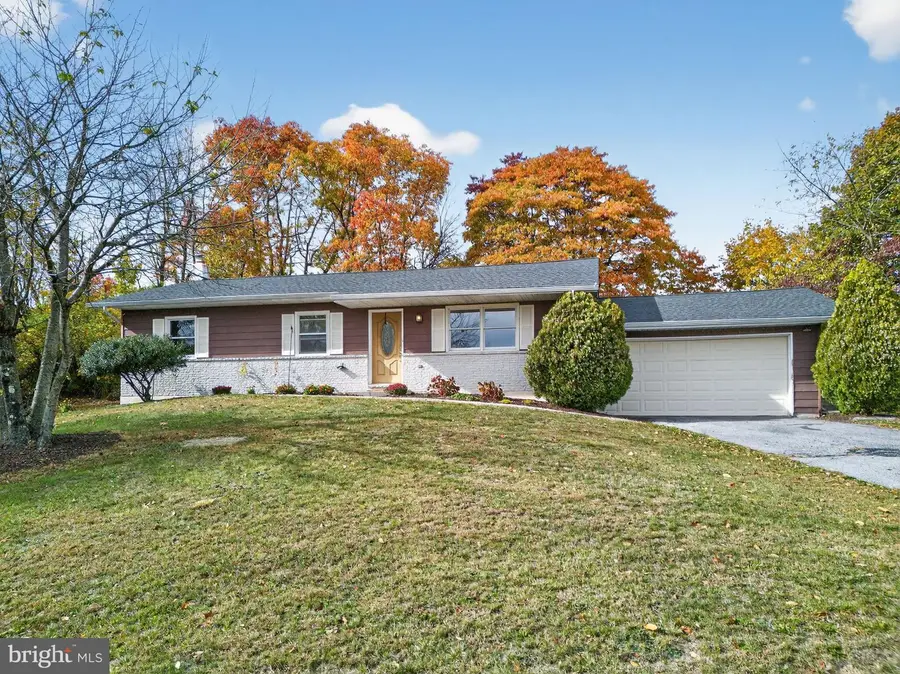 7340 W Hillcrest Ln, Slatington, PA 18080 - Image #3