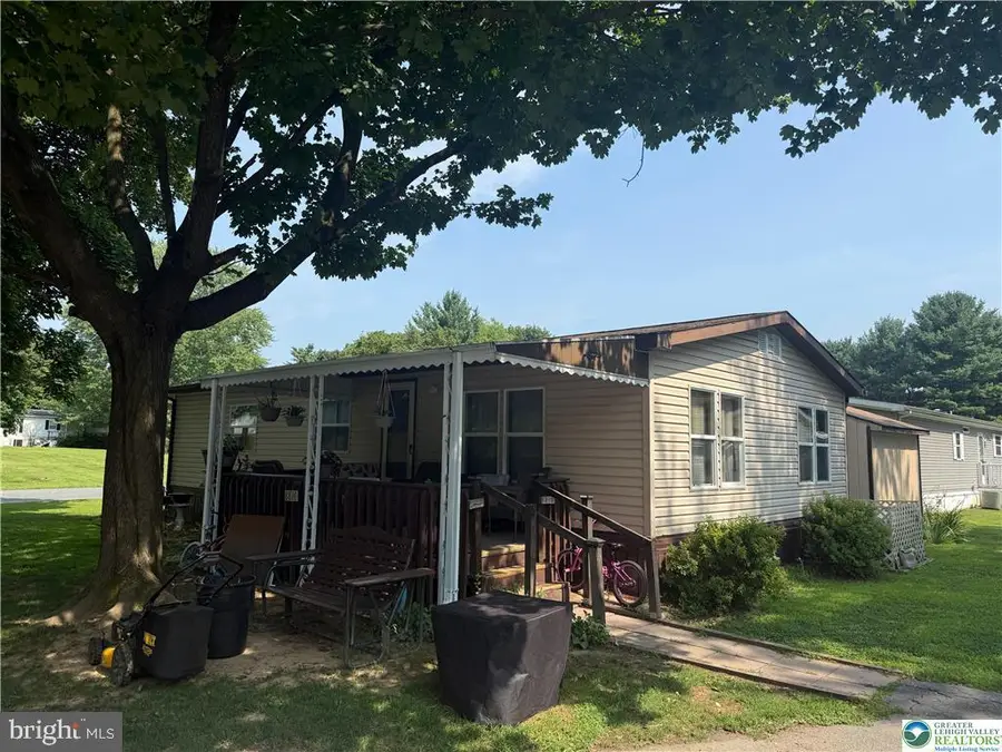 8816 Breinig Run Cir, Breinigsville, PA 18031 - Image #2