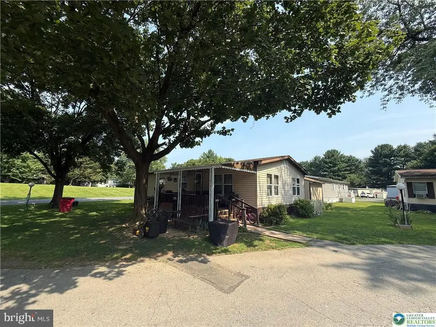 8816 Breinig Run Cir, Breinigsville, PA 18031 - Image #3