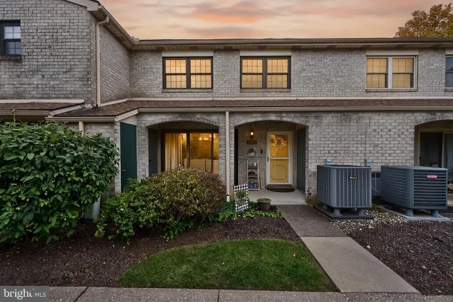 2969 Aronimink Pl, Macungie, PA 18062 - Image #2