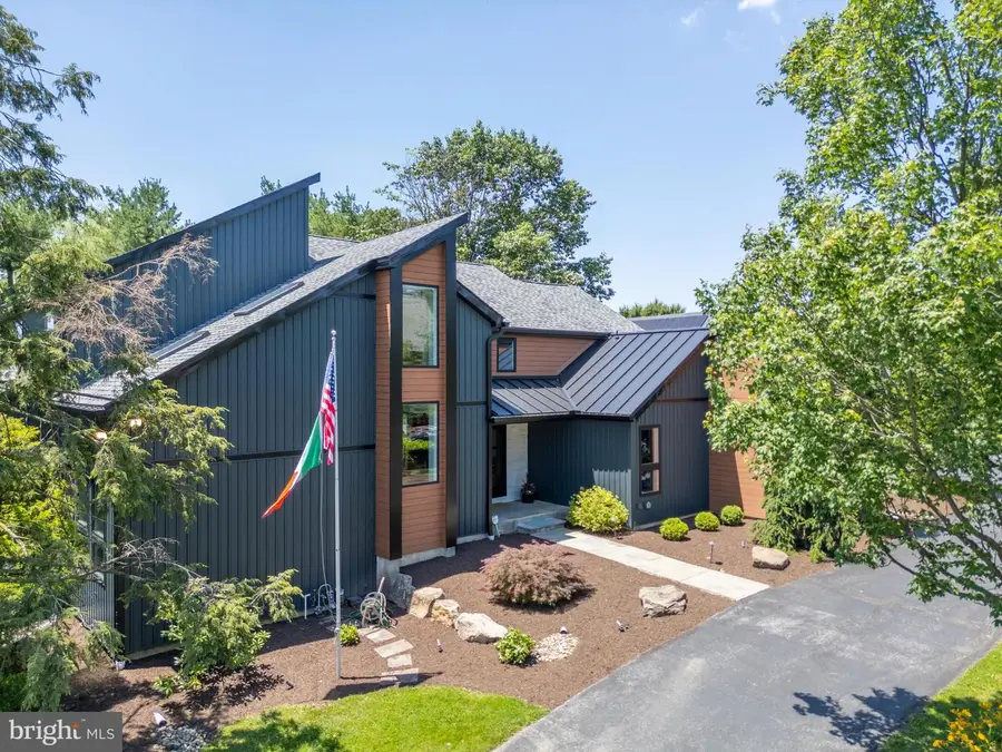 1488 Shelburne Ct, Allentown, PA 18104 - Image #2