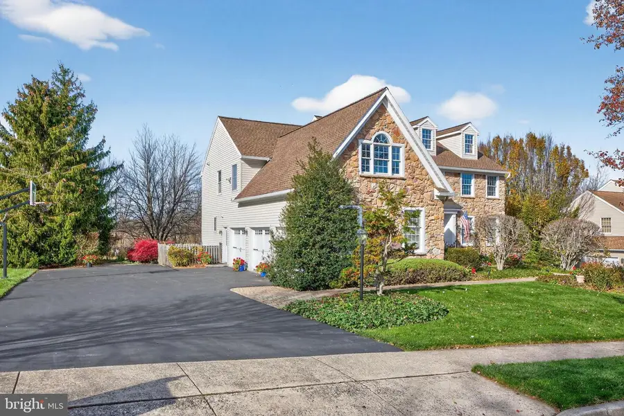 2056 Autumn Ridge Rd, Macungie, PA 18062 - Image #3