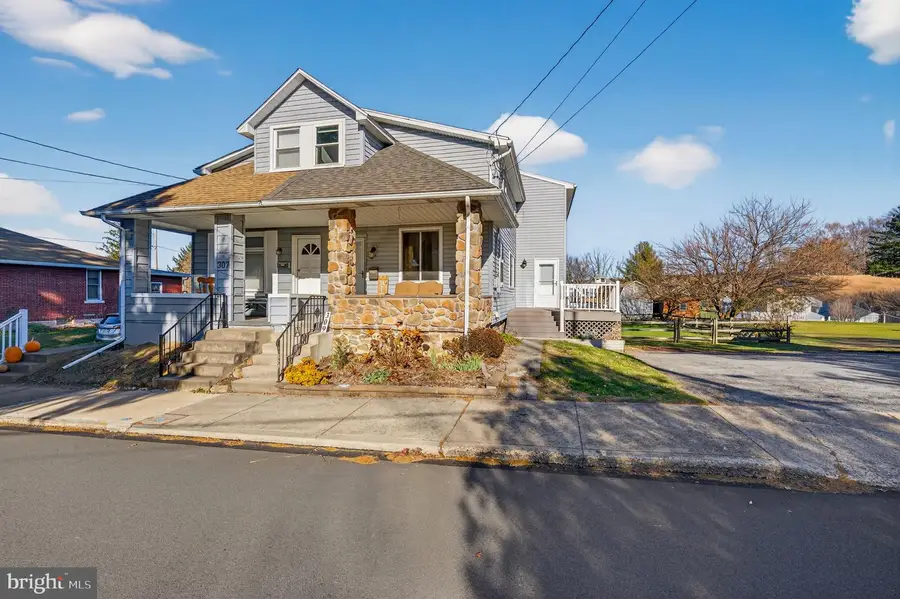 309 Delong Ave, Emmaus, PA 18049 - Image #3