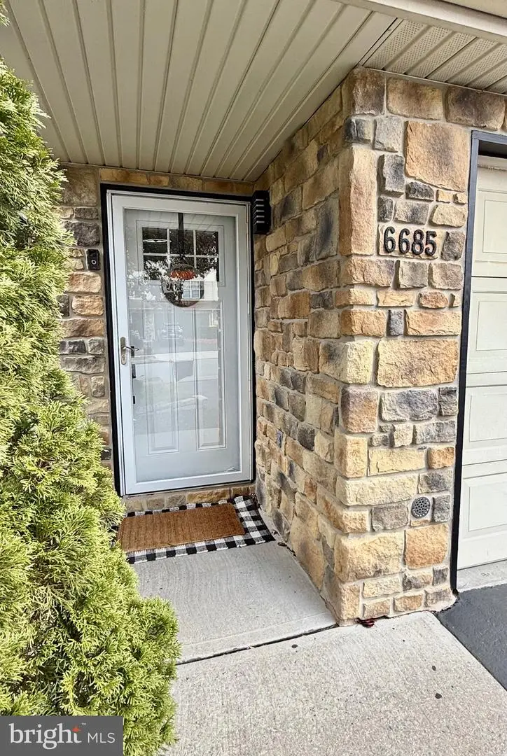 6685 Jefferson Ct, New Tripoli, PA 18066 - Image #1