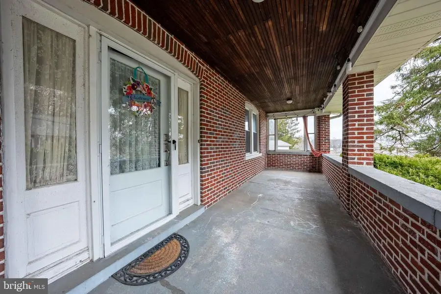 627 Scholl Ave, Bethlehem, PA 18015 - Image #2