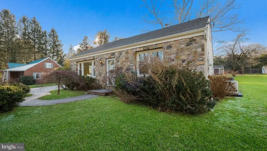 6532 Blue Church Rd S, Coopersburg, PA 18036 - Image #3