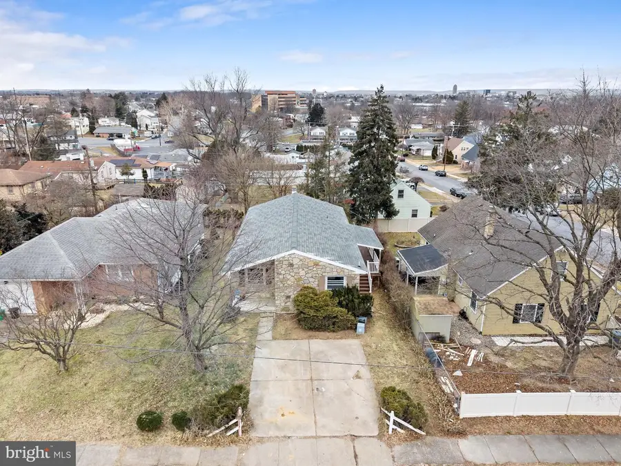 1043 W Erie St, Allentown, PA 18103 - Image #3