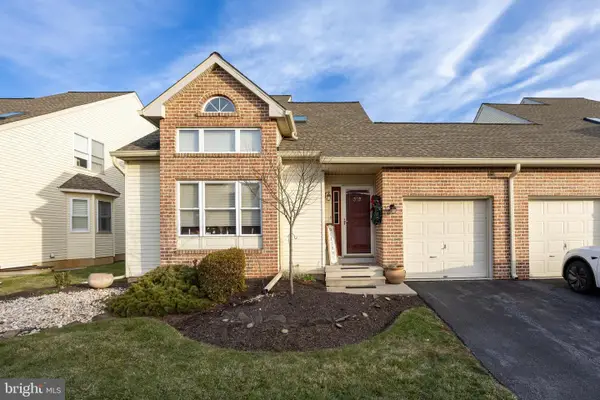 319 Surrey Pl, MACUNGIE, PA 18062