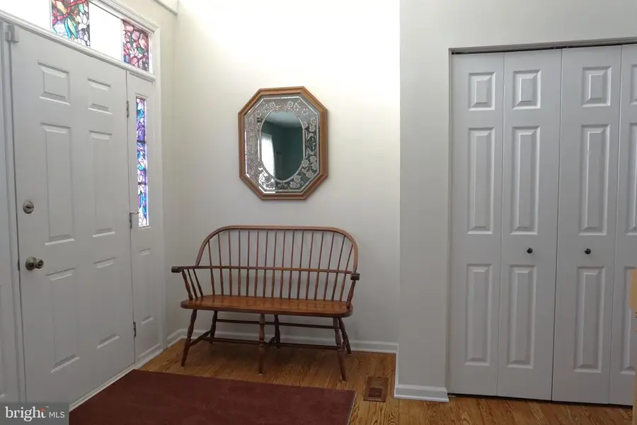 6099 Timberknoll Dr, Macungie, PA 18062 - Image #2