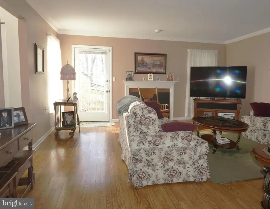 6099 Timberknoll Dr, Macungie, PA 18062 - Image #3