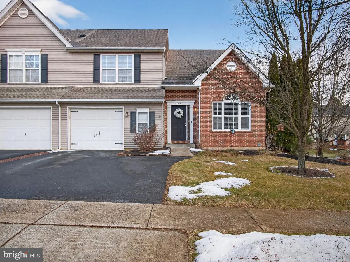 1525 Cambridge Dr, Macungie, PA 18062 - Image #1