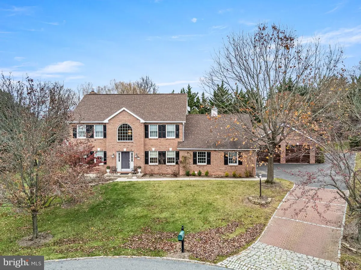 6335 Red Fox Ct, Coopersburg, PA 18036 - Image #1