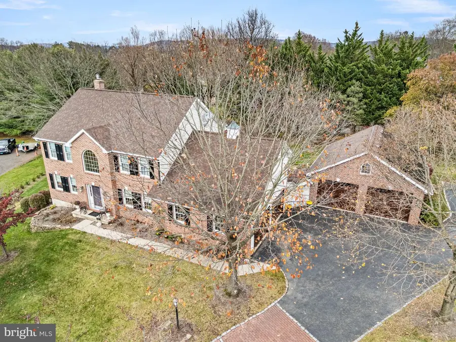 6335 Red Fox Ct, Coopersburg, PA 18036 - Image #3