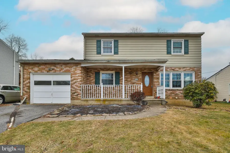 210 S 16th St, Emmaus, PA 18049 - Image #2