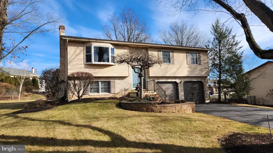 1989 Pierce Dr, Whitehall, PA 18052 - Image #3