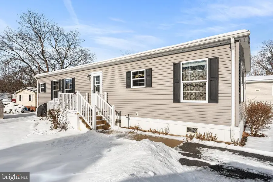 8754 Breinig Run Cir, Breinigsville, PA 18031 - Image #2