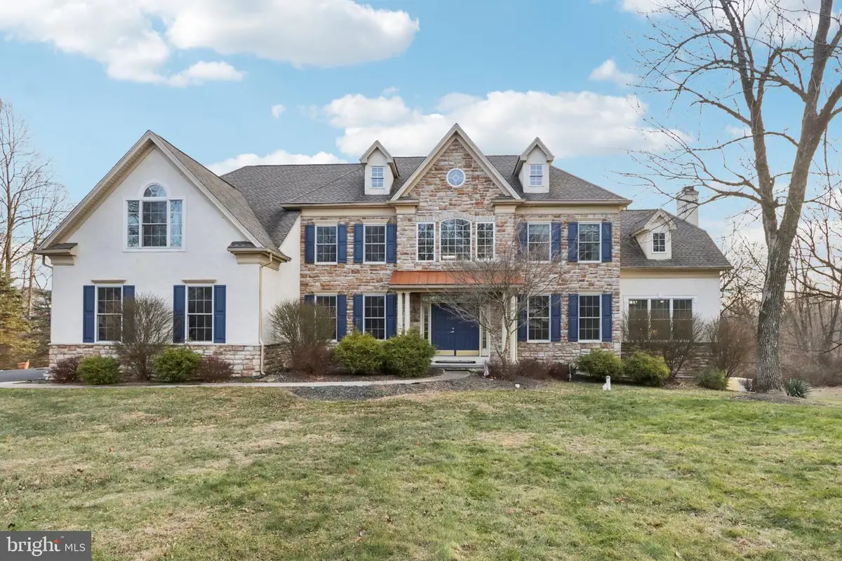 4220 Lotus Ln, Coopersburg, PA 18036 - Image #1