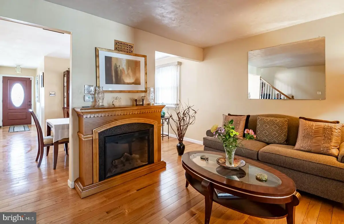 727 S 11th St, Allentown, PA 18103 - Image #1