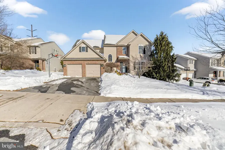 4609 Troxell Dr, Whitehall, PA 18052 - #2