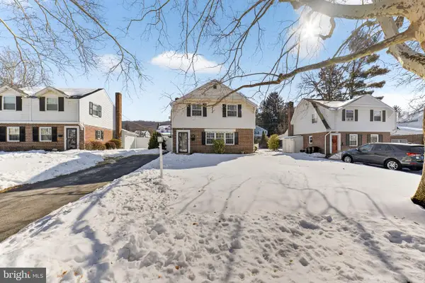 926 Buttonwood St, EMMAUS, PA 18049