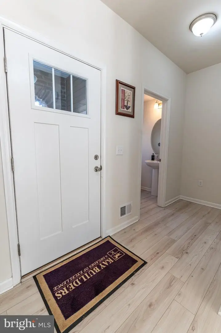 164 Maureen Ln, South Whitehall, PA 18104 - #2