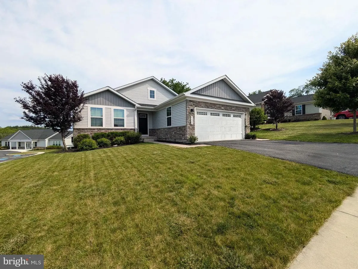 4220 Cypress Ln, Whitehall, PA 18052 - #1