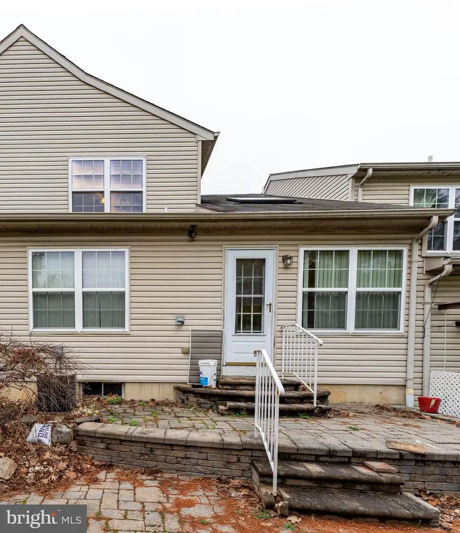 1103 Timberidge Ln, Allentown, PA 18106 - #2