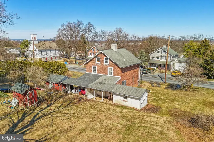 442 Franklin St, Alburtis, PA 18011 - #2